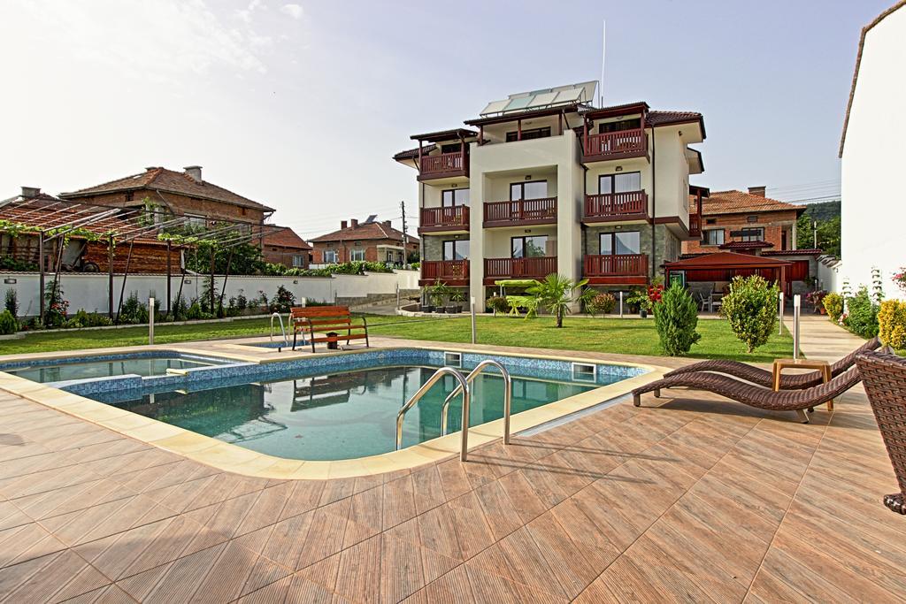 White House Hotel Ogneanovo Exterior foto